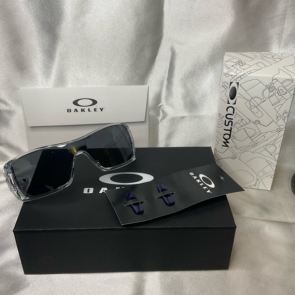 LAST ONE!! CUSTOM BATWOLF OAKLEYS - Picture 6 of 9